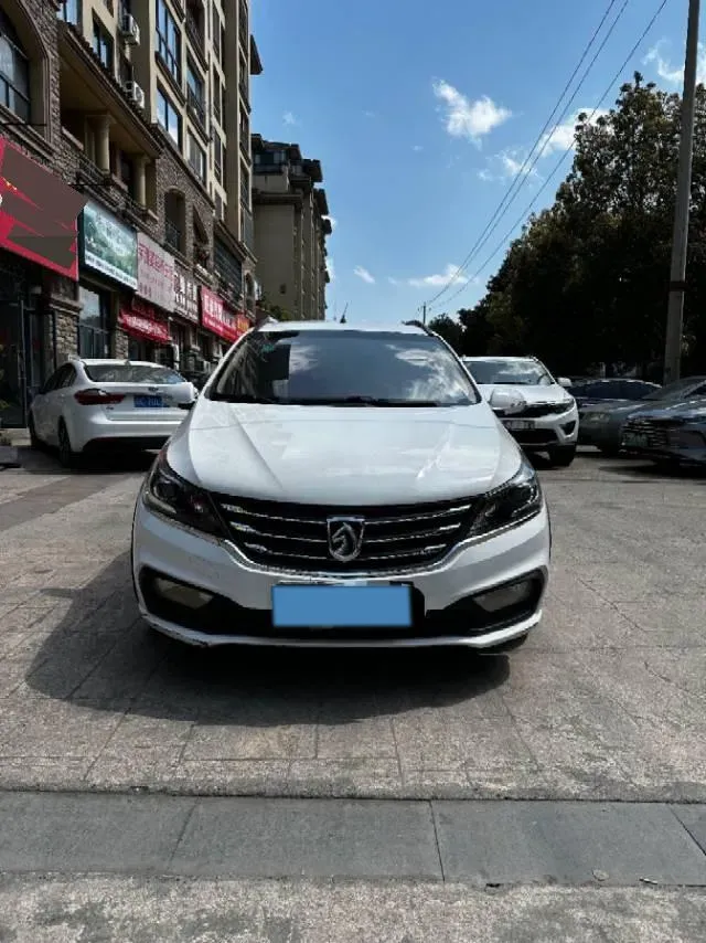 2017 BaoJun 310W 1.5L 112HP L4 6MT,autocango,china used car exporter,china ev exporter,chinese used car exporter,chinese used ev exporter