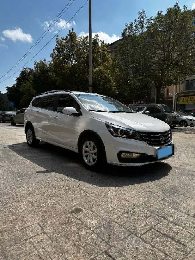 2017 BaoJun 310W 1.5L 112HP L4 6MT,autocango,china used car exporter,china ev exporter,chinese used car exporter,chinese used ev exporter