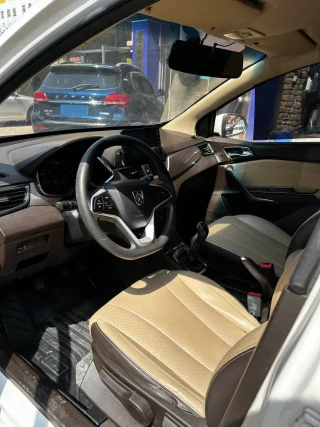 2017 BaoJun 310W 1.5L 112HP L4 6MT,autocango,china used car exporter,china ev exporter,chinese used car exporter,chinese used ev exporter