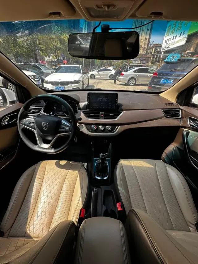 2017 BaoJun 310W 1.5L 112HP L4 6MT,autocango,china used car exporter,china ev exporter,chinese used car exporter,chinese used ev exporter