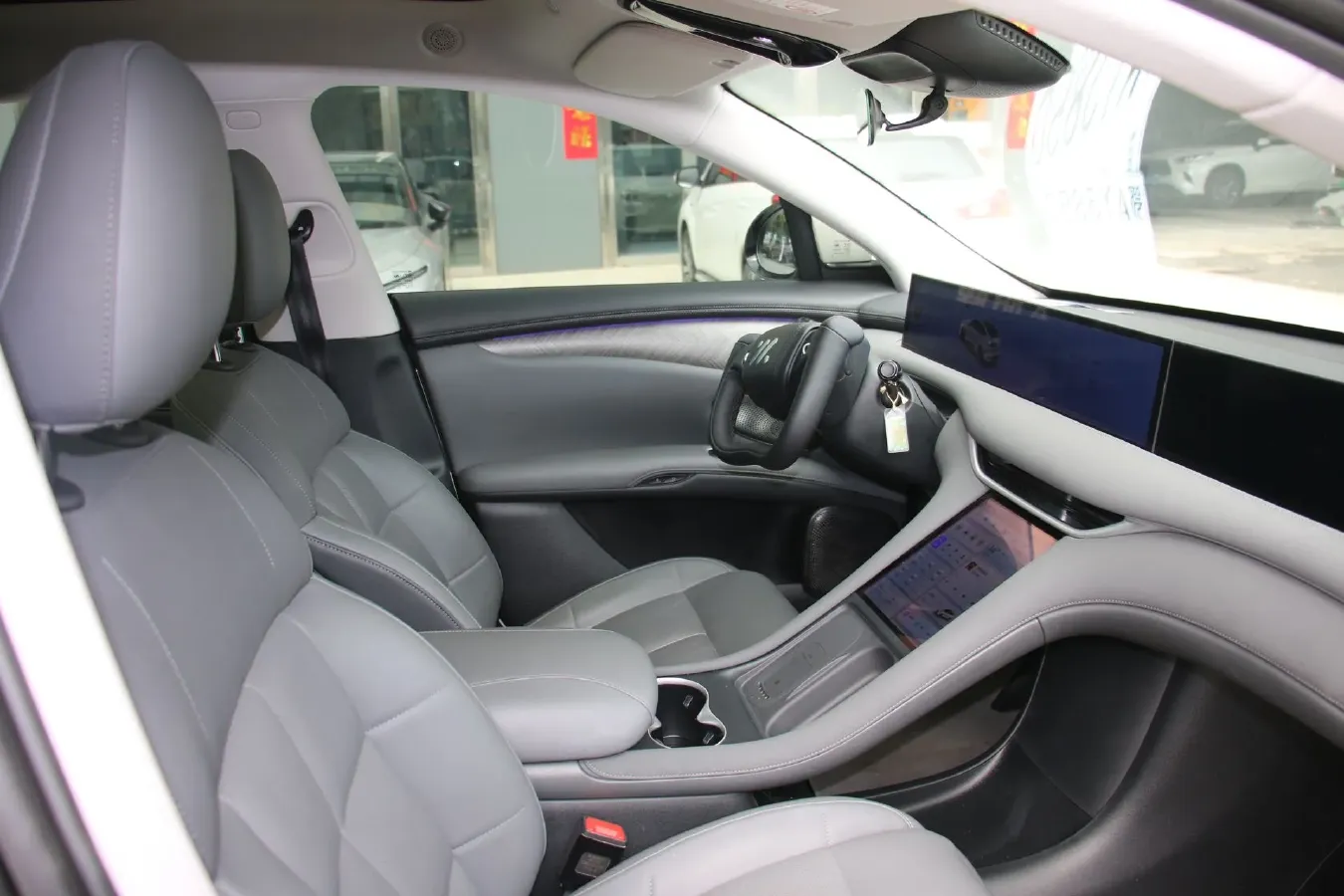 2025 IM LS6 BEV 83KWH,autocango,china used car exporter,china ev exporter,chinese used car exporter,chinese used ev exporter