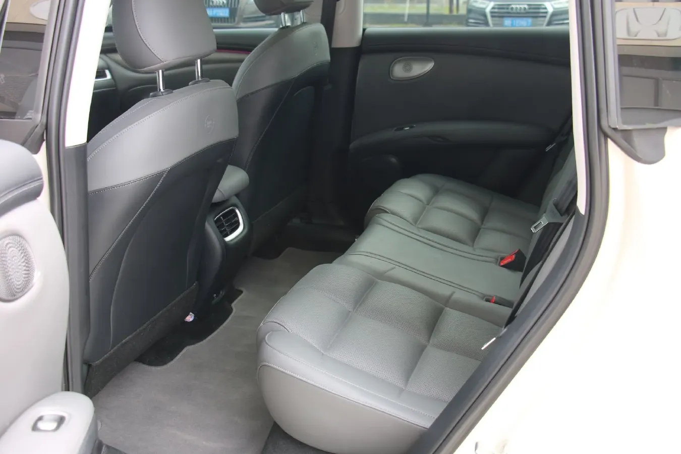 2025 IM LS6 BEV 83KWH,autocango,china used car exporter,china ev exporter,chinese used car exporter,chinese used ev exporter