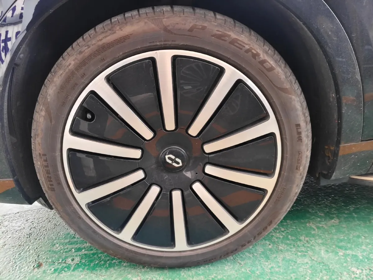 2024 AITO AITO M9 1.5T 152HP L4 REEV 42KWH,autocango,china used car exporter,china ev exporter,chinese used car exporter,chinese used ev exporter