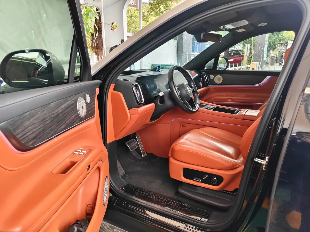 2024 AITO AITO M9 1.5T 152HP L4 REEV 42KWH,autocango,china used car exporter,china ev exporter,chinese used car exporter,chinese used ev exporter