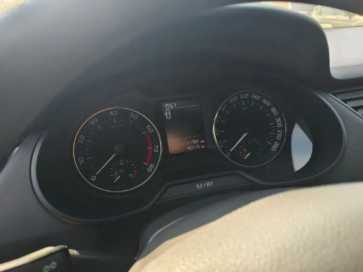 2018 Skoda Octavia 1.6L 110HP L4 5MT,autocango,china used car exporter,china ev exporter,chinese used car exporter,chinese used ev exporter