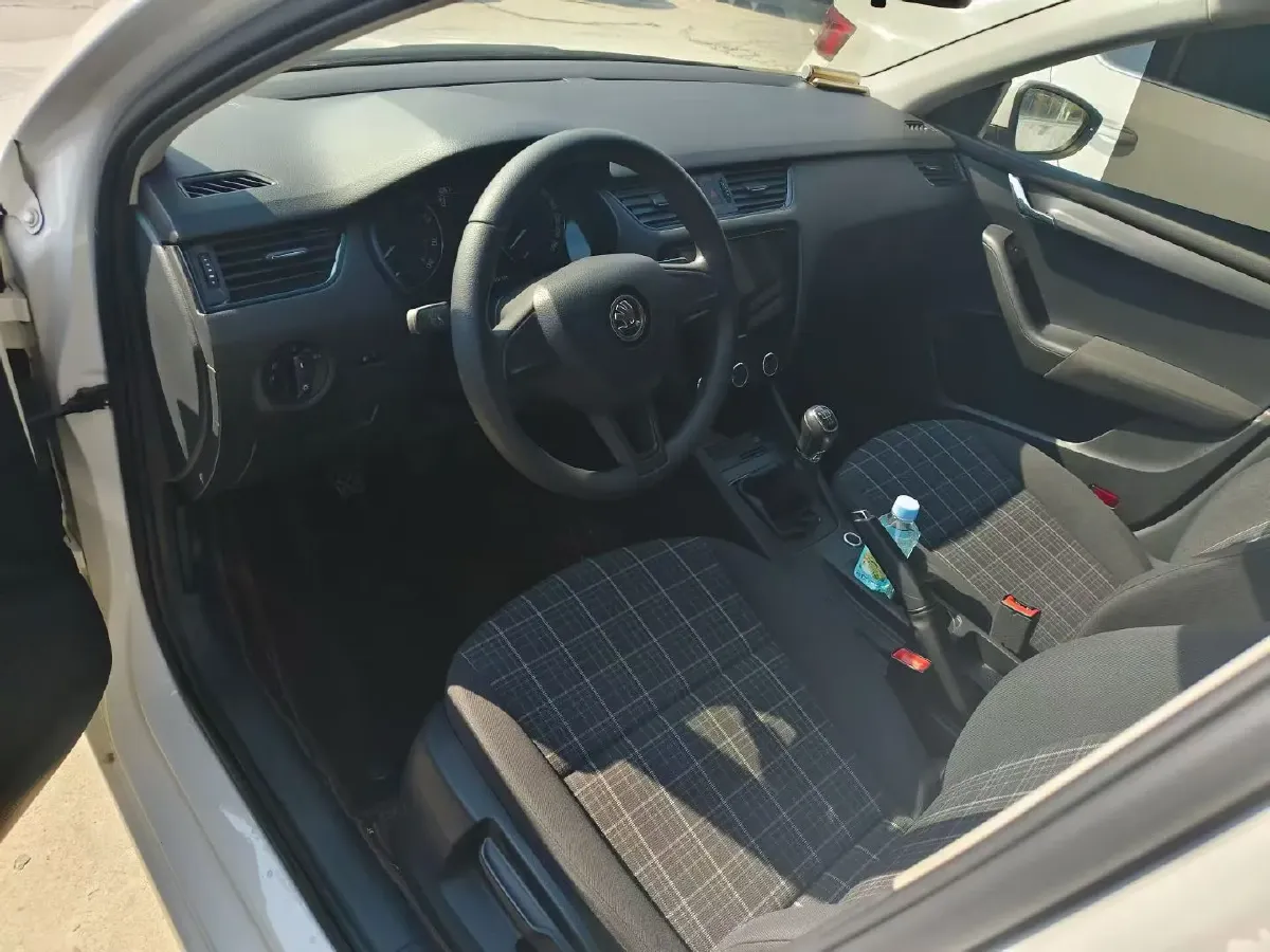 2018 Skoda Octavia 1.6L 110HP L4 5MT,autocango,china used car exporter,china ev exporter,chinese used car exporter,chinese used ev exporter