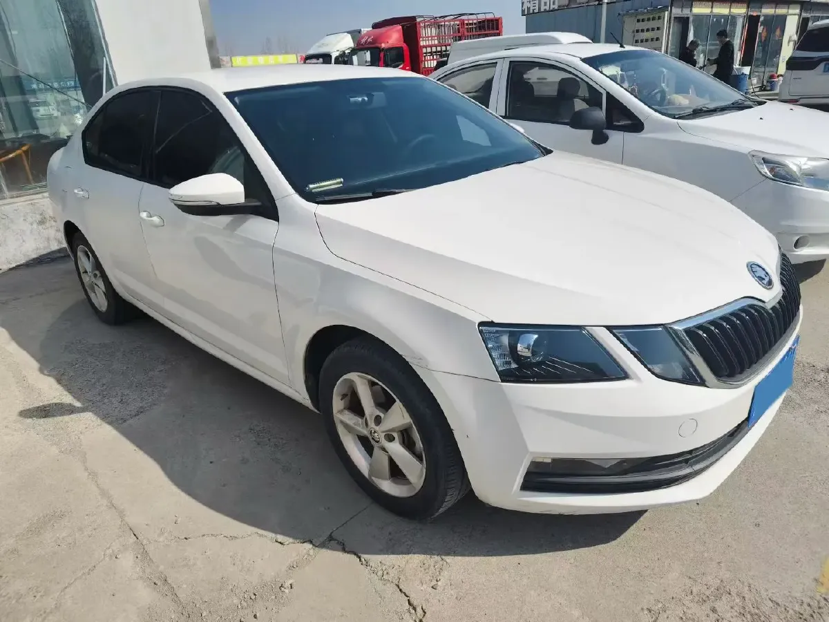 2018 Skoda Octavia 1.6L 110HP L4 5MT,autocango,china used car exporter,china ev exporter,chinese used car exporter,chinese used ev exporter