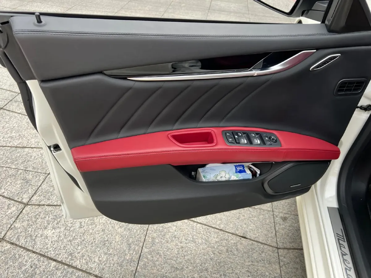 2022 Maserati Ghibli 3.0T 350HP V6 8AT,autocango,china used car exporter,china ev exporter,chinese used car exporter,chinese used ev exporter