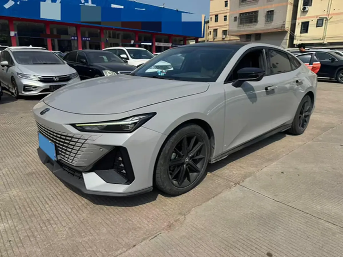 2022 ChangAn UNI-V 1.5T 188HP L4 7DCT,autocango,china used car exporter,china ev exporter,chinese used car exporter,chinese used ev exporter