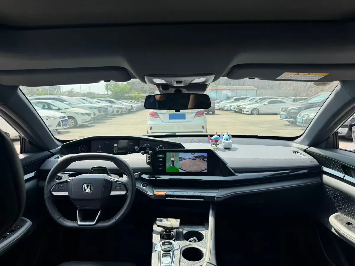 2022 ChangAn UNI-V 1.5T 188HP L4 7DCT,autocango,china used car exporter,china ev exporter,chinese used car exporter,chinese used ev exporter