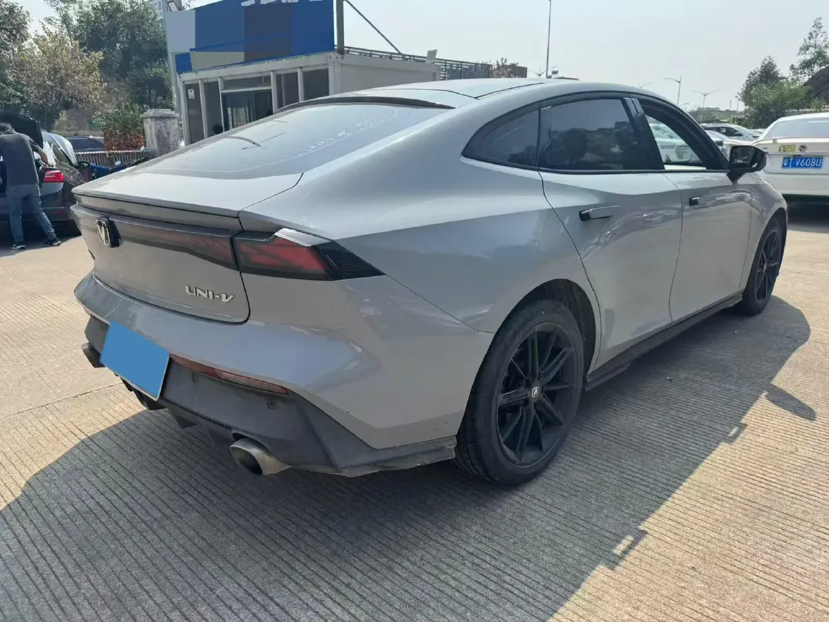 2022 ChangAn UNI-V 1.5T 188HP L4 7DCT,autocango,china used car exporter,china ev exporter,chinese used car exporter,chinese used ev exporter