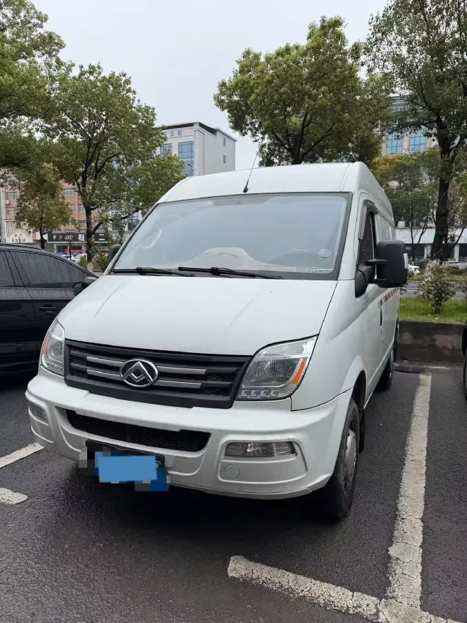 2021 MAXUS XinTu V80 2.0T 127HP L4 6MT,autocango,china used car exporter,china ev exporter,chinese used car exporter,chinese used ev exporter