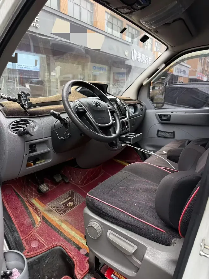 2021 MAXUS XinTu V80 2.0T 127HP L4 6MT,autocango,china used car exporter,china ev exporter,chinese used car exporter,chinese used ev exporter