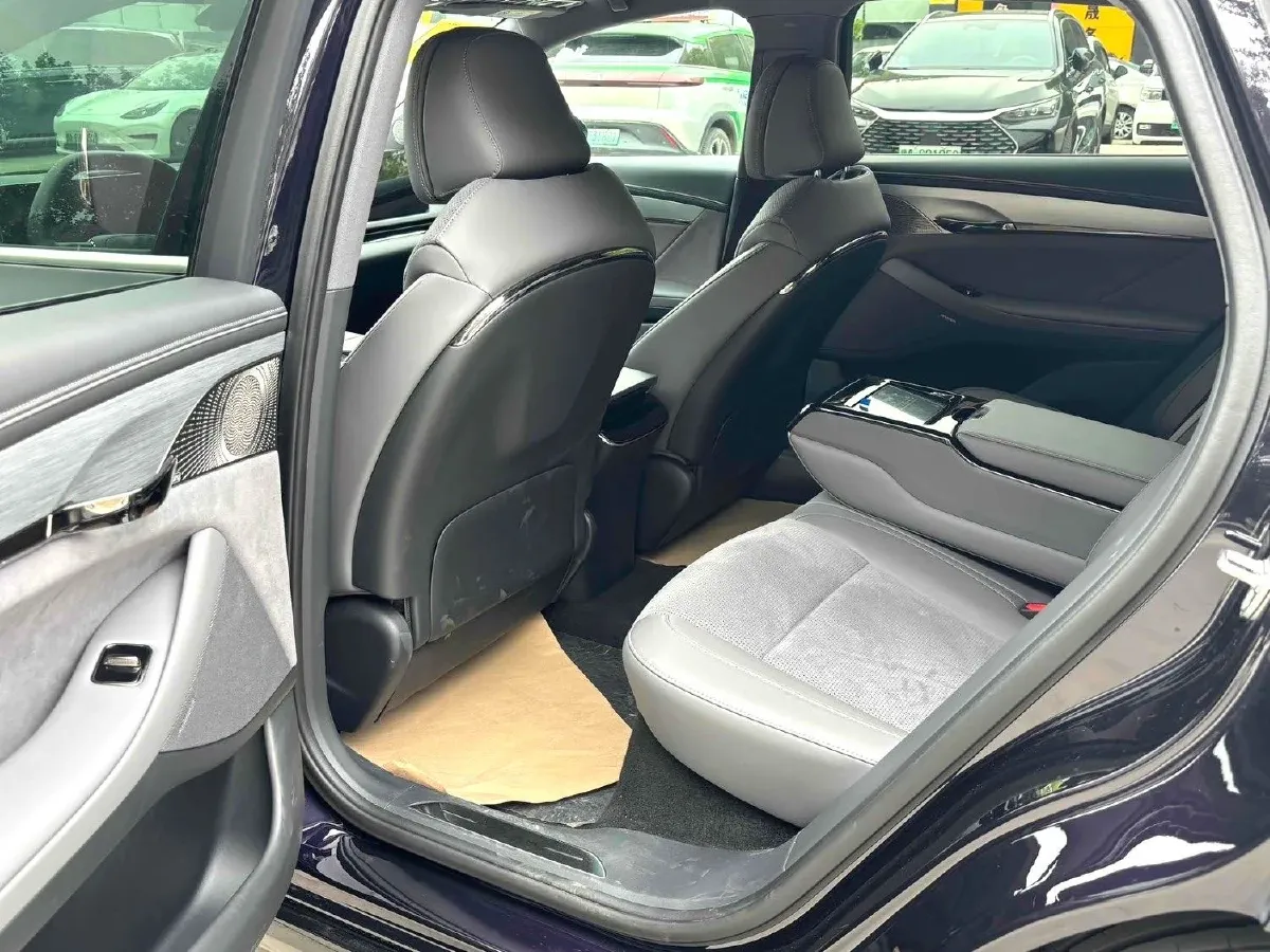 2024 Voyah ZhuiGuang 1.5T 136HP L4 PHEV 43KWH,autocango,china used car exporter,china ev exporter,chinese used car exporter,chinese used ev exporter