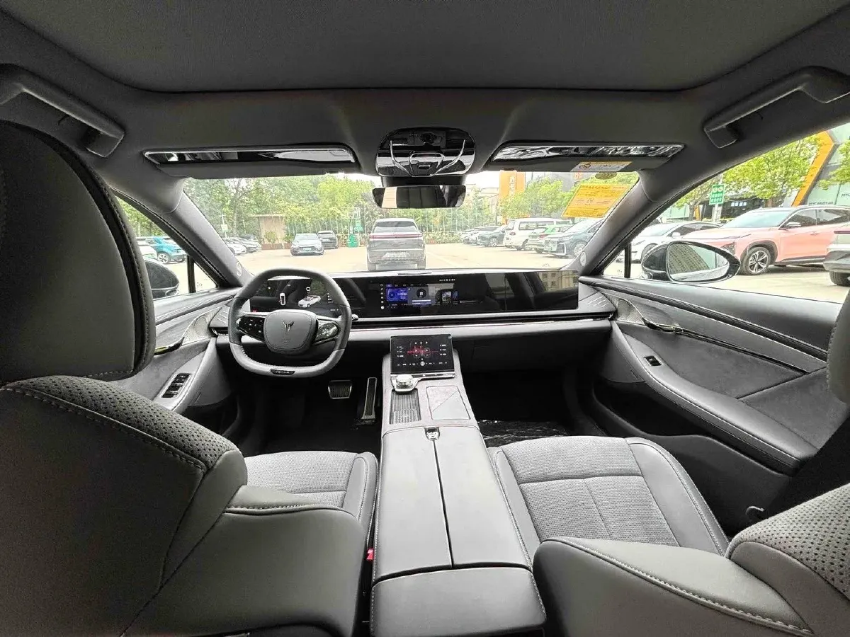 2024 Voyah ZhuiGuang 1.5T 136HP L4 PHEV 43KWH,autocango,china used car exporter,china ev exporter,chinese used car exporter,chinese used ev exporter