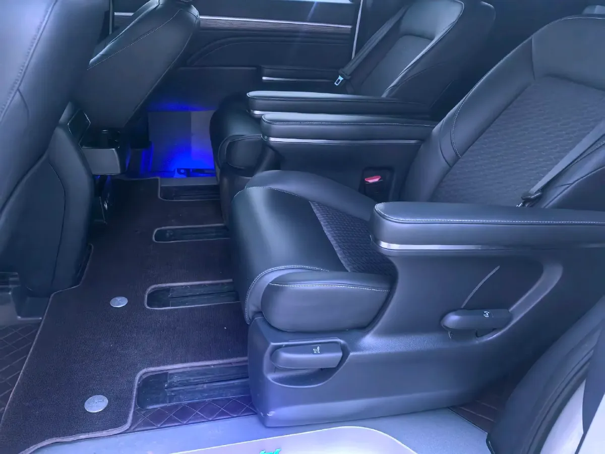 2023 GAC Trumpchi M8 2.0T 252HP L4 8AT,autocango,china used car exporter,china ev exporter,chinese used car exporter,chinese used ev exporter