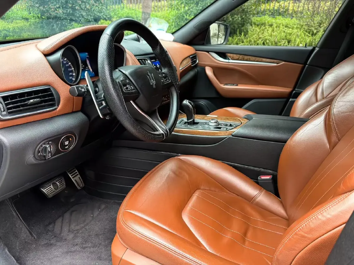 2016 Maserati Levante 3.0T 430HP V6 8AT,autocango,china used car exporter,china ev exporter,chinese used car exporter,chinese used ev exporter