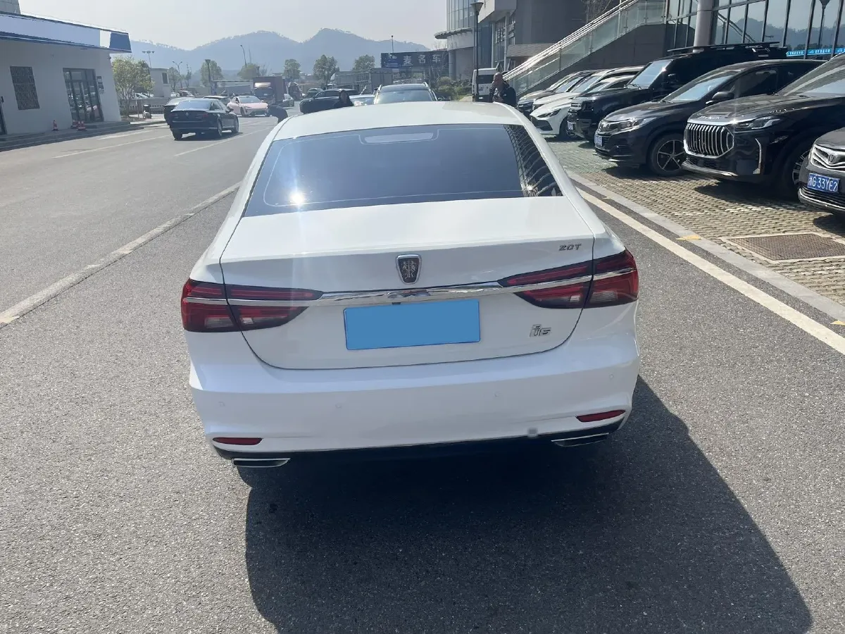 2017 Roewe i6 1.5T 169HP L4 7DCT,autocango,china used car exporter,china ev exporter,chinese used car exporter,chinese used ev exporter