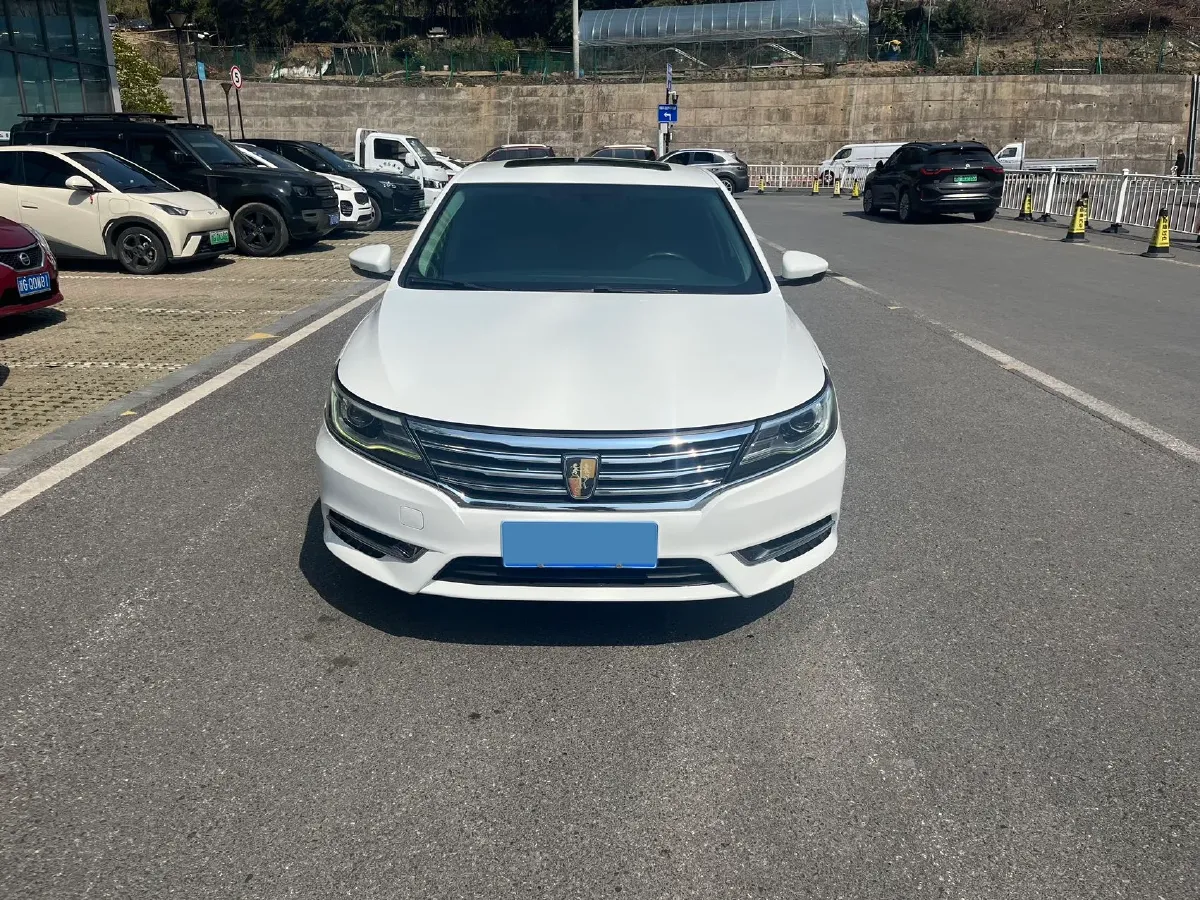 2017 Roewe i6 1.5T 169HP L4 7DCT,autocango,china used car exporter,china ev exporter,chinese used car exporter,chinese used ev exporter