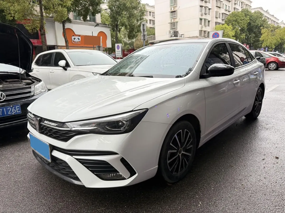 2021 Roewe i5 1.5L 120HP L4 5MT,autocango,china used car exporter,china ev exporter,chinese used car exporter,chinese used ev exporter