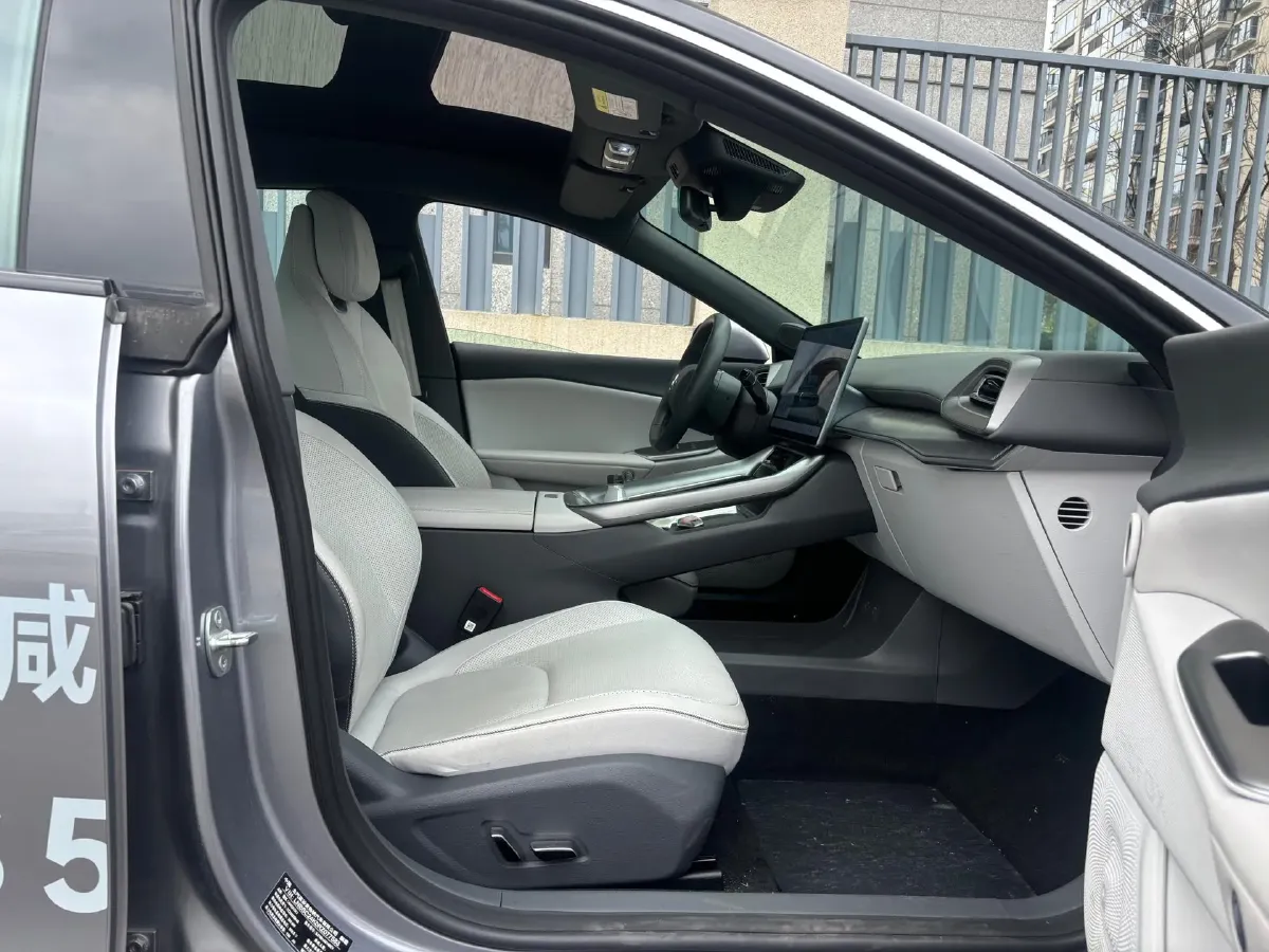 2024 ARCFOX αT5 BEV 79.2KWH,autocango,china used car exporter,china ev exporter,chinese used car exporter,chinese used ev exporter