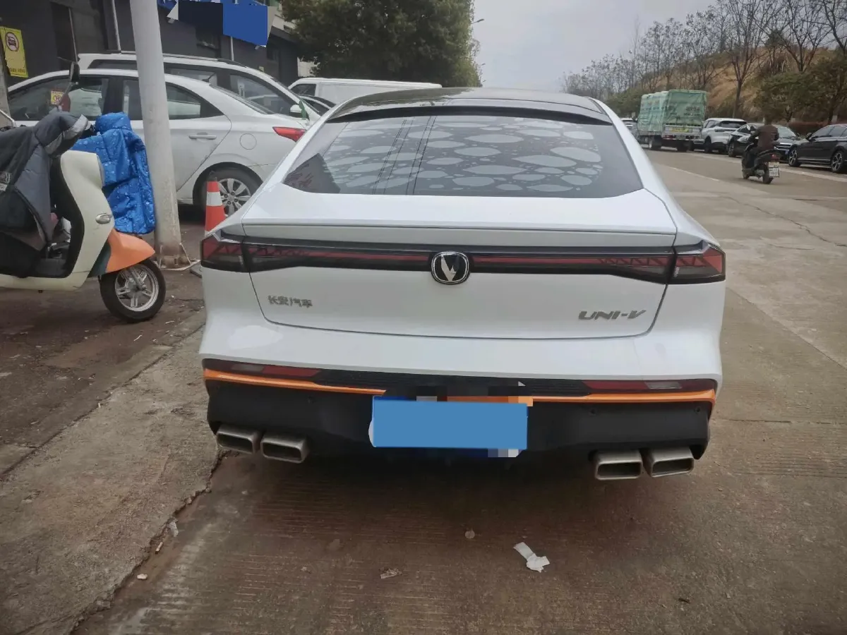 2024 ChangAn UNI-V 1.5T 188HP L4 7DCT,autocango,china used car exporter,china ev exporter,chinese used car exporter,chinese used ev exporter