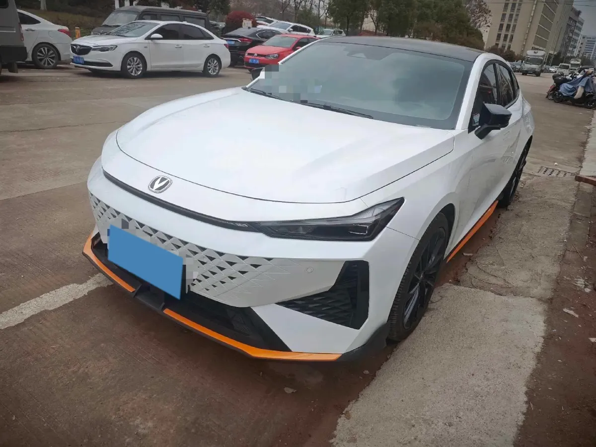 2024 ChangAn UNI-V 1.5T 188HP L4 7DCT,autocango,china used car exporter,china ev exporter,chinese used car exporter,chinese used ev exporter