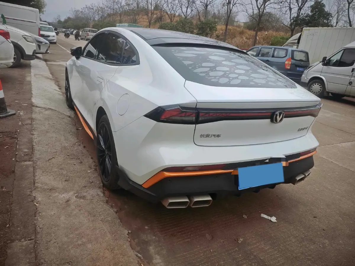 2024 ChangAn UNI-V 1.5T 188HP L4 7DCT,autocango,china used car exporter,china ev exporter,chinese used car exporter,chinese used ev exporter