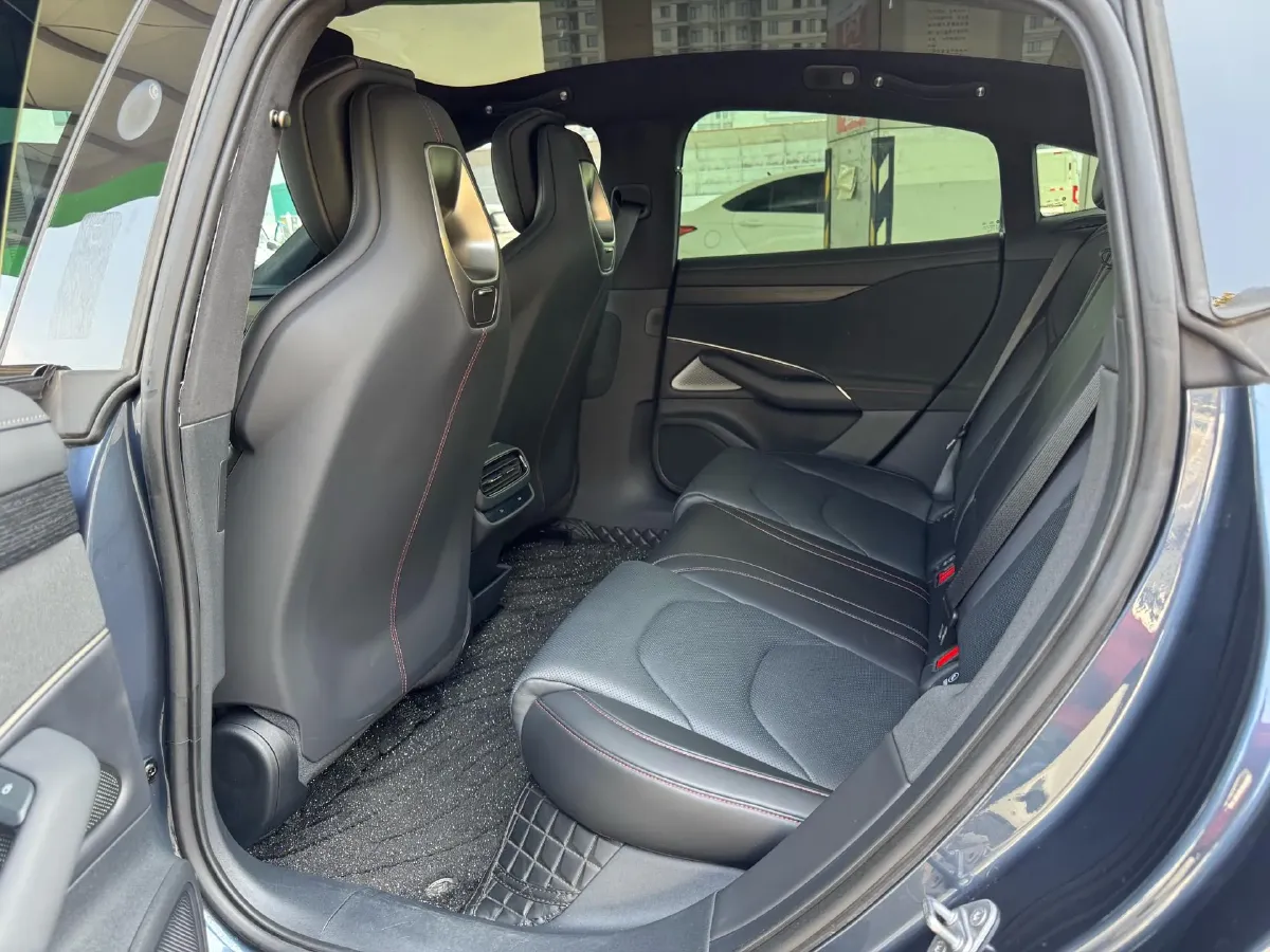 2024 MI SU7 BEV 101KWH,autocango,china used car exporter,china ev exporter,chinese used car exporter,chinese used ev exporter