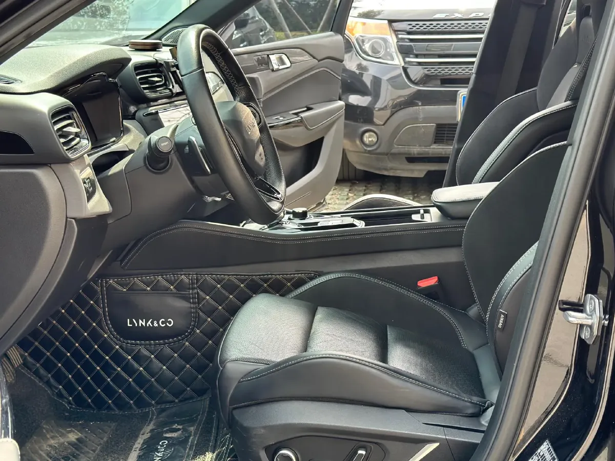 2022 LYNK&CO 03 1.5T 180HP L3 7DCT,autocango,china used car exporter,china ev exporter,chinese used car exporter,chinese used ev exporter