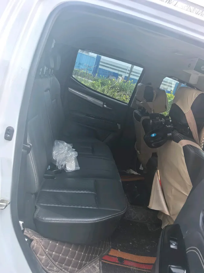 2018 Isuzu D-MAX 3.0T 177HP L4 6AT,autocango,china used car exporter,china ev exporter,chinese used car exporter,chinese used ev exporter