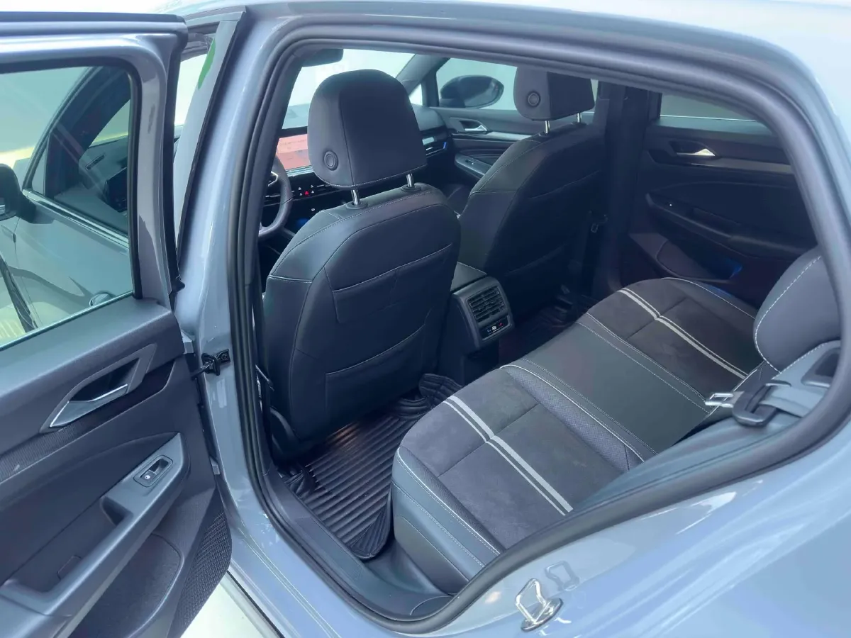 2023 Volkswagen Golf 1.4T 150HP L4 7DCT,autocango,china used car exporter,china ev exporter,chinese used car exporter,chinese used ev exporter