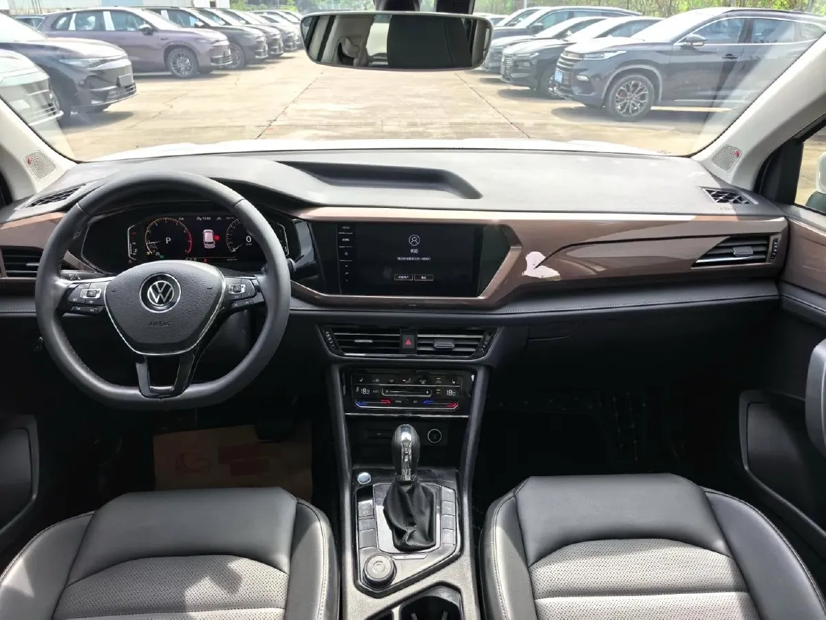 2020 Volkswagen Tharu 2.0T 186HP L4 7DCT,autocango,china used car exporter,china ev exporter,chinese used car exporter,chinese used ev exporter