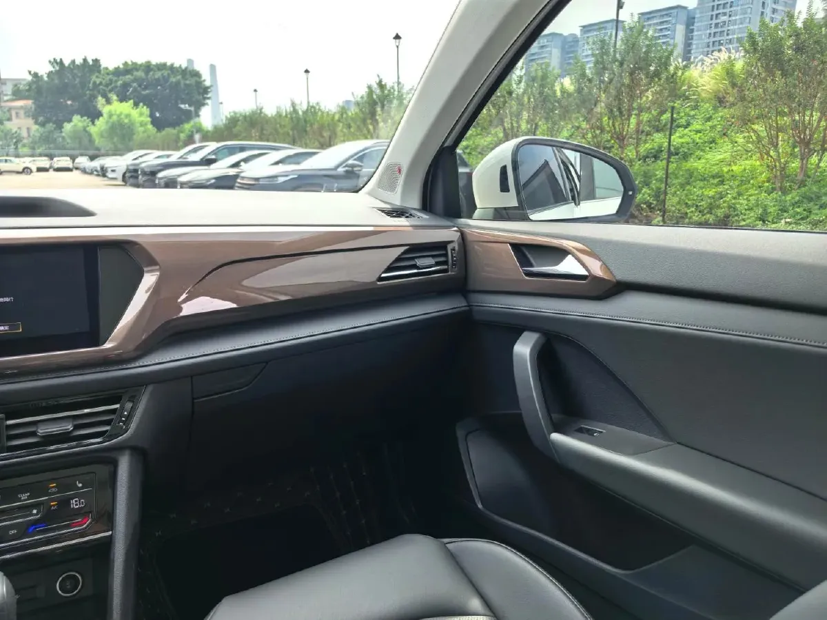 2020 Volkswagen Tharu 2.0T 186HP L4 7DCT,autocango,china used car exporter,china ev exporter,chinese used car exporter,chinese used ev exporter