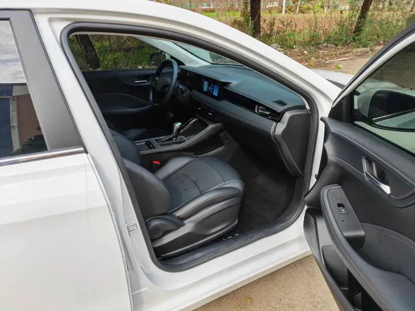 2023 Roewe i5 1.5L 129HP L4 CVT,autocango,china used car exporter,china ev exporter,chinese used car exporter,chinese used ev exporter