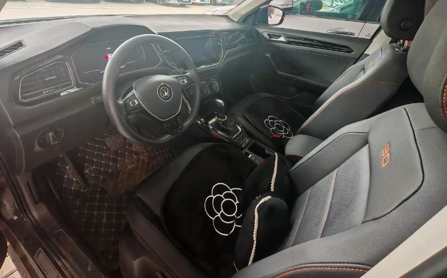 2021 Volkswagen T-Roc 1.4T 150HP L4 7DCT,autocango,china used car exporter,china ev exporter,chinese used car exporter,chinese used ev exporter