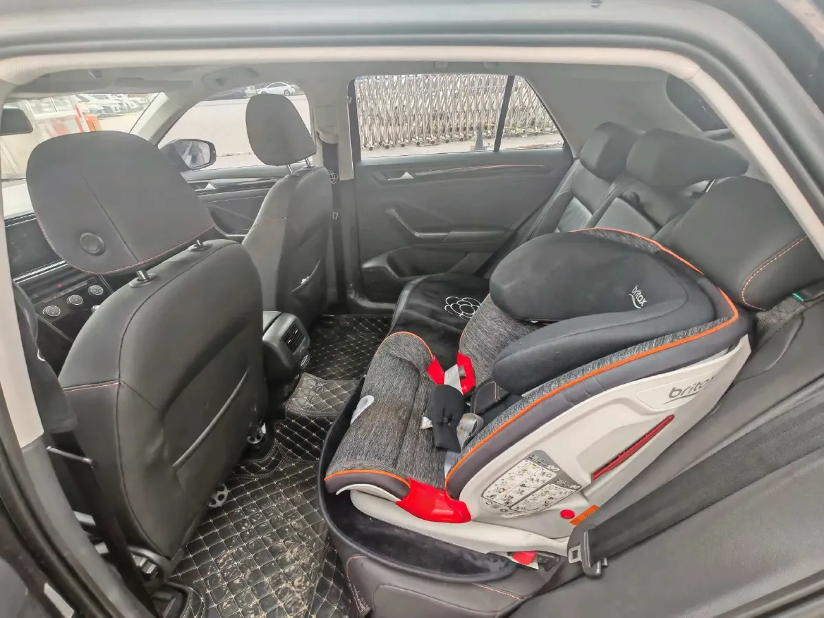 2021 Volkswagen T-Roc 1.4T 150HP L4 7DCT,autocango,china used car exporter,china ev exporter,chinese used car exporter,chinese used ev exporter