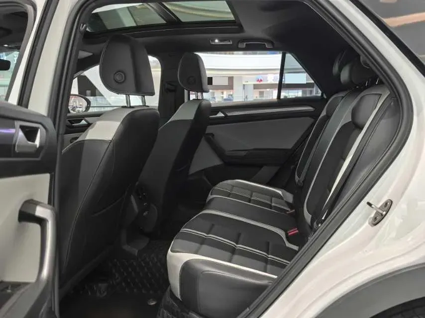 2024 Volkswagen T-Roc 1.5T 160HP L4 7DCT,autocango,china used car exporter,china ev exporter,chinese used car exporter,chinese used ev exporter