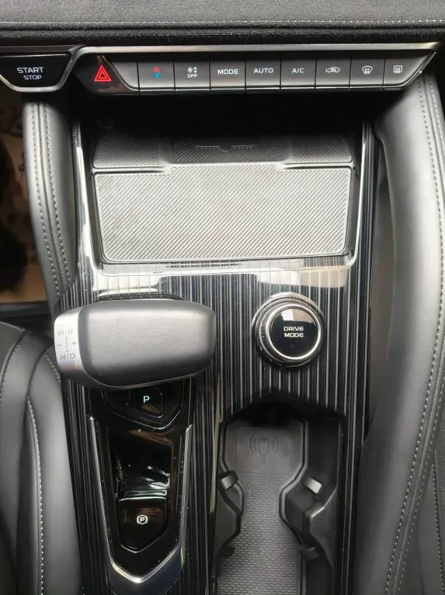 2024 Geely Monjaro 2.0T 238HP L4 8AT,autocango,china used car exporter,china ev exporter,chinese used car exporter,chinese used ev exporter