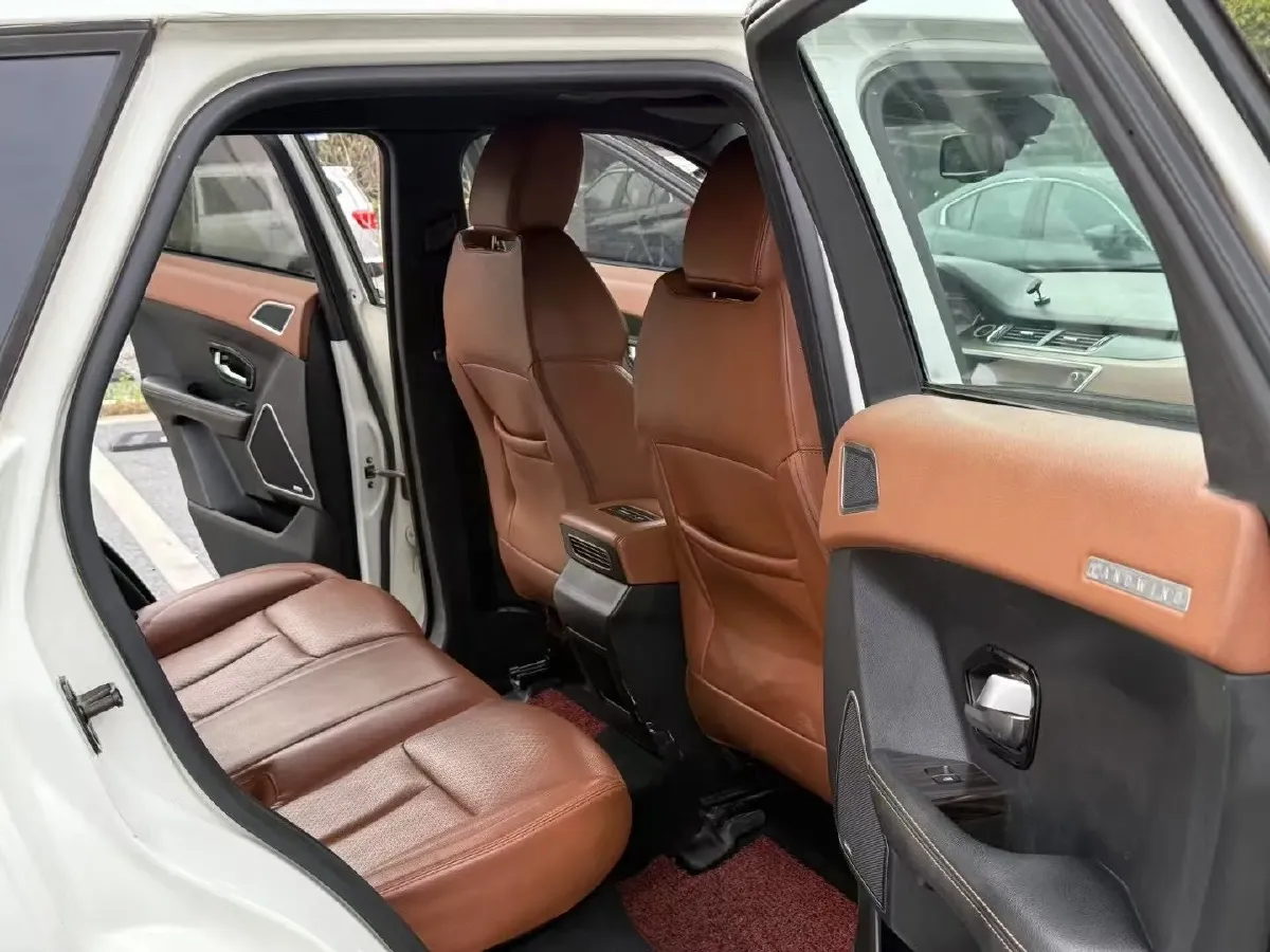 2018 Landwind X7 1.5T 163HP L4 8AT,autocango,china used car exporter,china ev exporter,chinese used car exporter,chinese used ev exporter