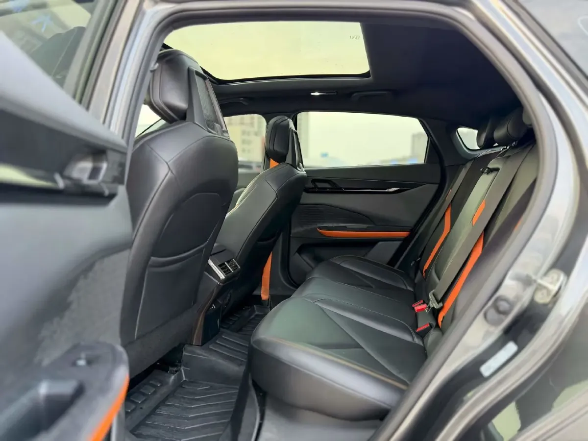 2022 ChangAn UNI-V 1.5T 188HP L4 7DCT,autocango,china used car exporter,china ev exporter,chinese used car exporter,chinese used ev exporter