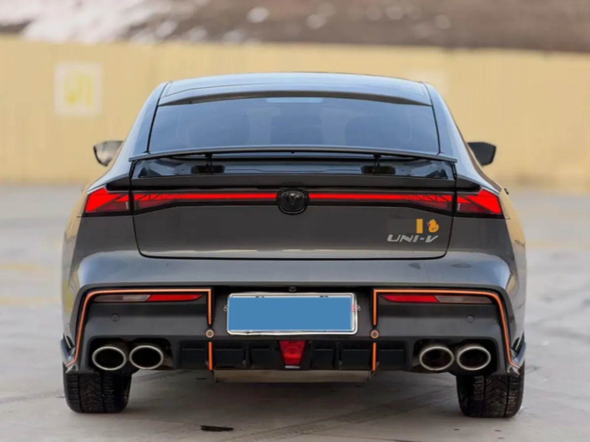 2022 ChangAn UNI-V 1.5T 188HP L4 7DCT,autocango,china used car exporter,china ev exporter,chinese used car exporter,chinese used ev exporter