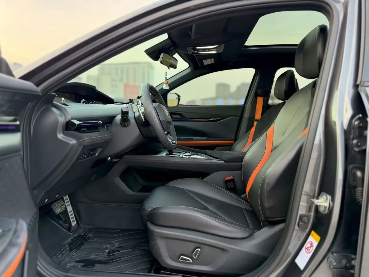 2022 ChangAn UNI-V 1.5T 188HP L4 7DCT,autocango,china used car exporter,china ev exporter,chinese used car exporter,chinese used ev exporter