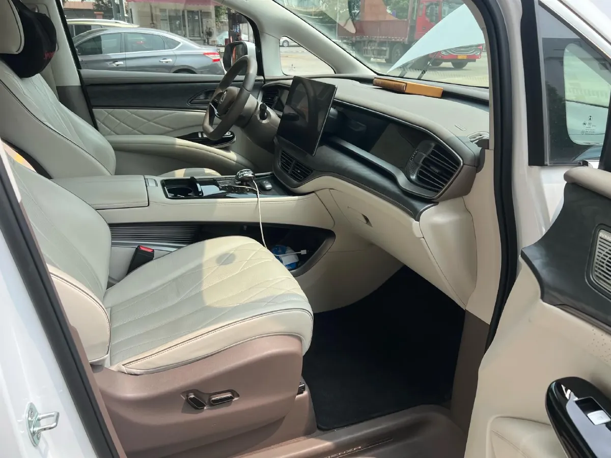 2022 HongQi HS7 3.0T 337HP V6 8AT,autocango,china used car exporter,china ev exporter,chinese used car exporter,chinese used ev exporter