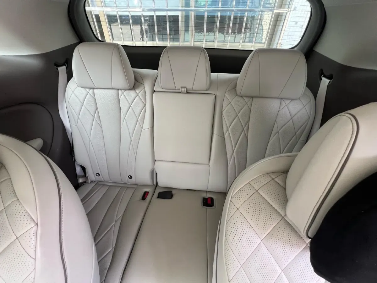 2022 HongQi HS7 3.0T 337HP V6 8AT,autocango,china used car exporter,china ev exporter,chinese used car exporter,chinese used ev exporter