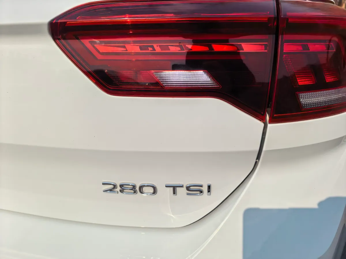 2022 Volkswagen T-Roc 1.4T 150HP L4 7DCT,autocango,china used car exporter,china ev exporter,chinese used car exporter,chinese used ev exporter