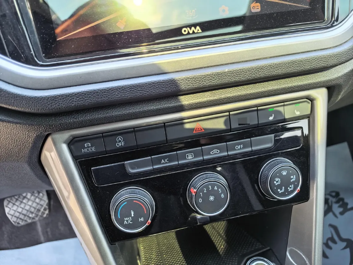 2022 Volkswagen T-Roc 1.4T 150HP L4 7DCT,autocango,china used car exporter,china ev exporter,chinese used car exporter,chinese used ev exporter