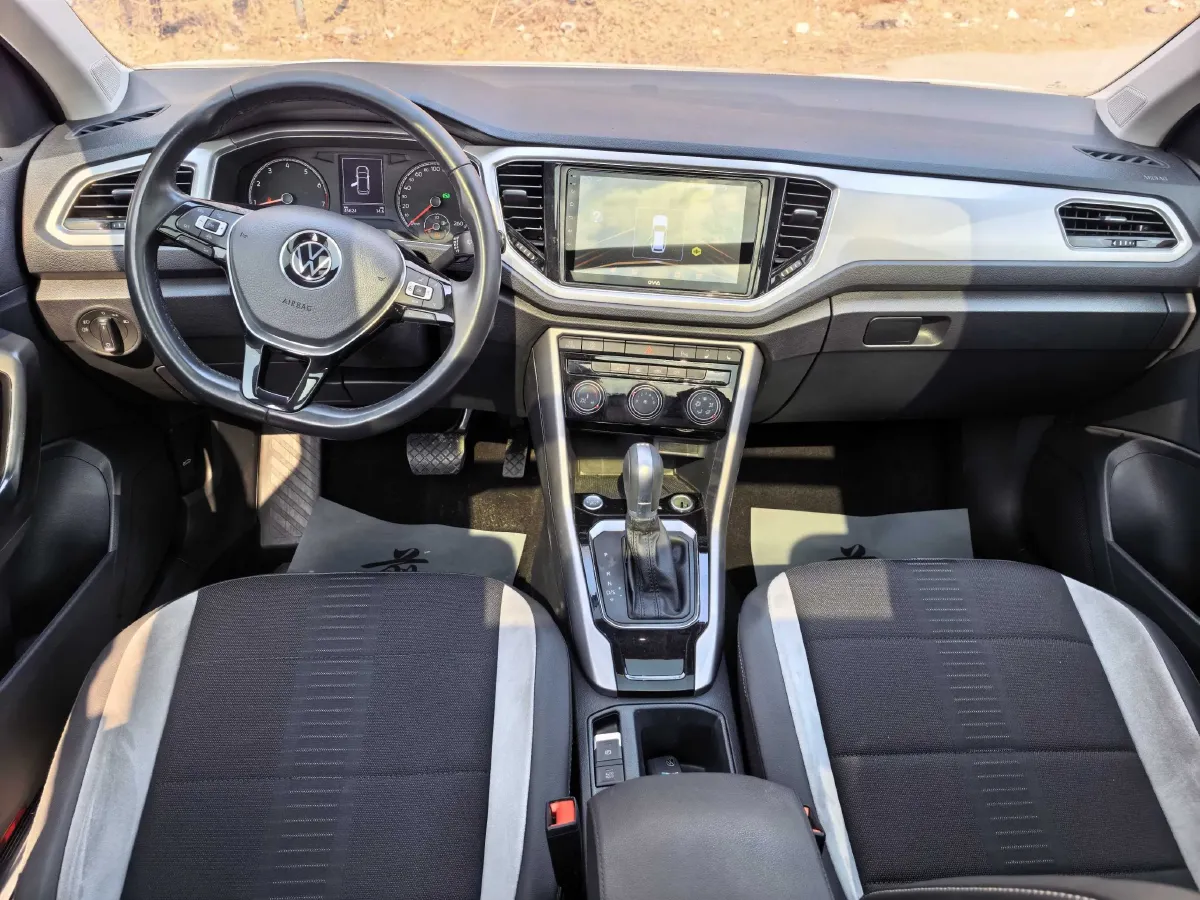 2022 Volkswagen T-Roc 1.4T 150HP L4 7DCT,autocango,china used car exporter,china ev exporter,chinese used car exporter,chinese used ev exporter