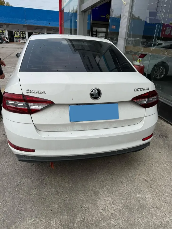 2019 Skoda Octavia 1.5L 116HP L4 6AT,autocango,china used car exporter,china ev exporter,chinese used car exporter,chinese used ev exporter