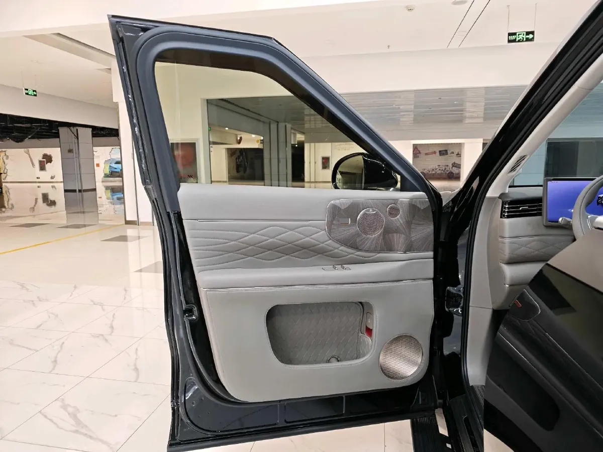 2026 IM LS9 REEV 155HP REEV,autocango,china used car exporter,china ev exporter,chinese used car exporter,chinese used ev exporter